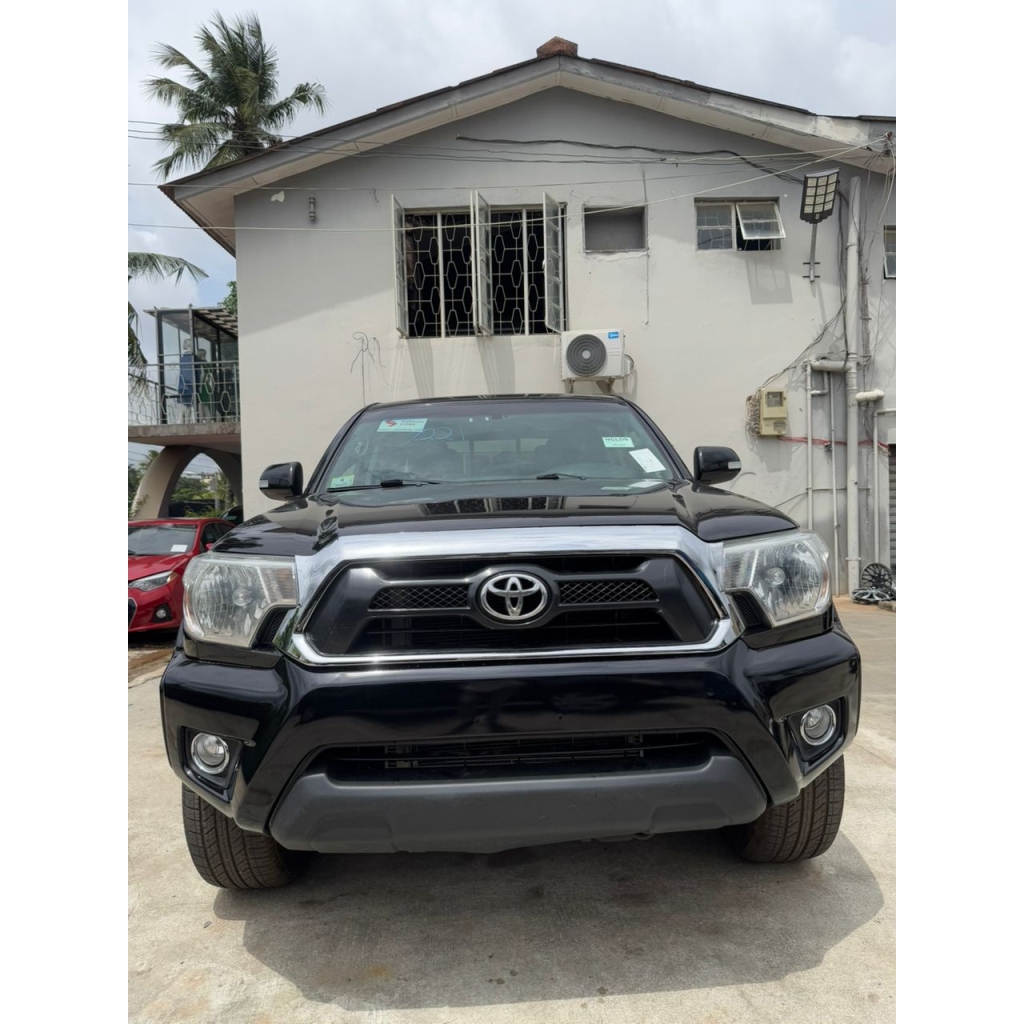 TOYOTA TACOMA 2015