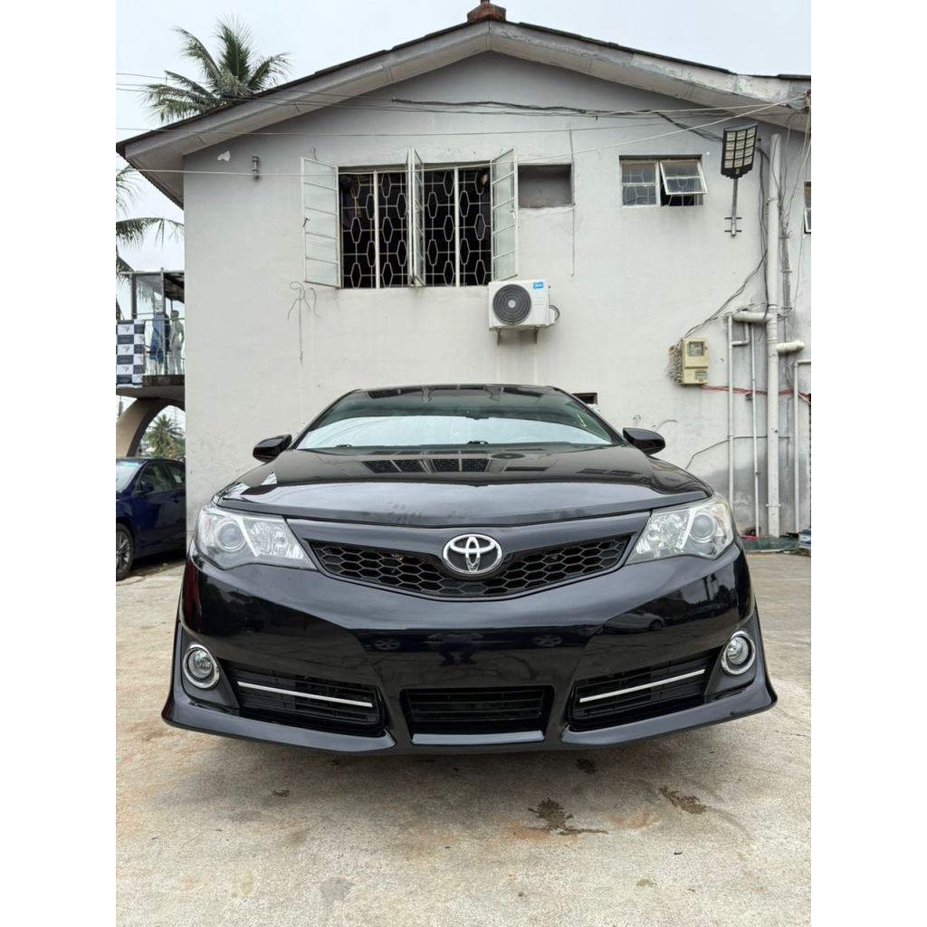 TOYOTA CAMRY SE 2014
