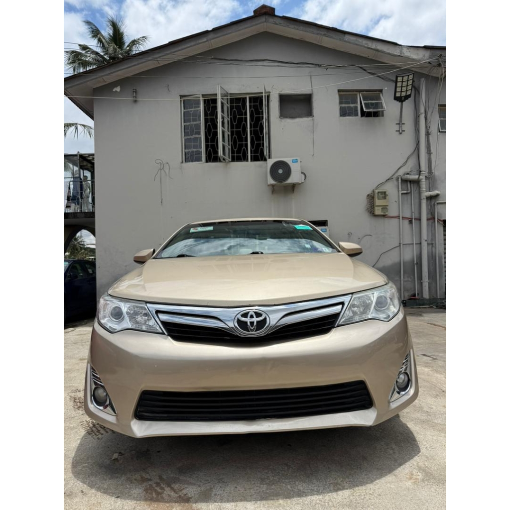 TOYOTA CAMRY XLE 2013