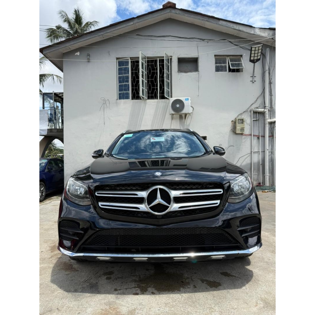 MERCERDES BENZ GLC300 2016
