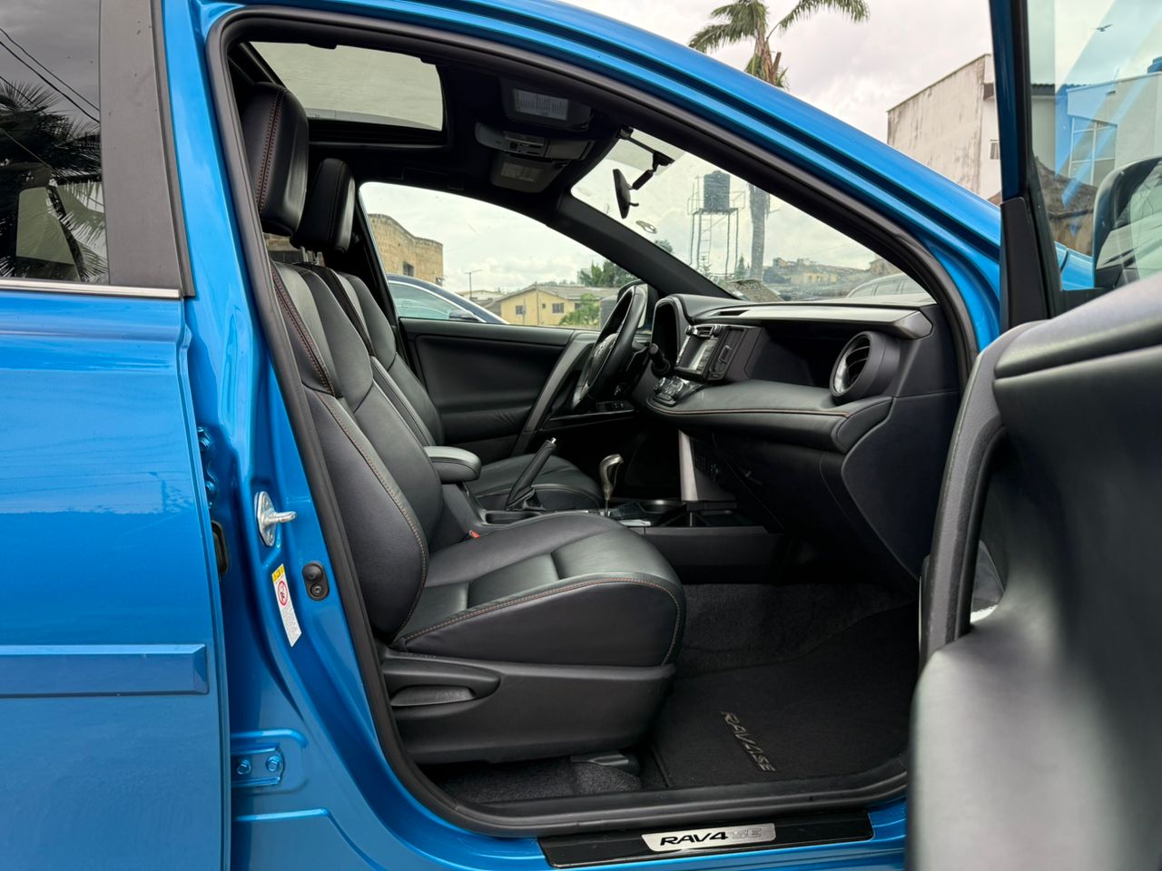 WhatsApp Image 2025-10-08 at 17.02.03