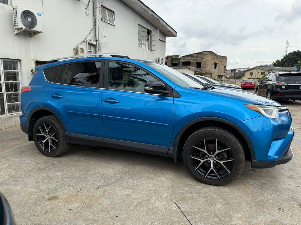 WhatsApp Image 2025-10-08 at 17.02.03