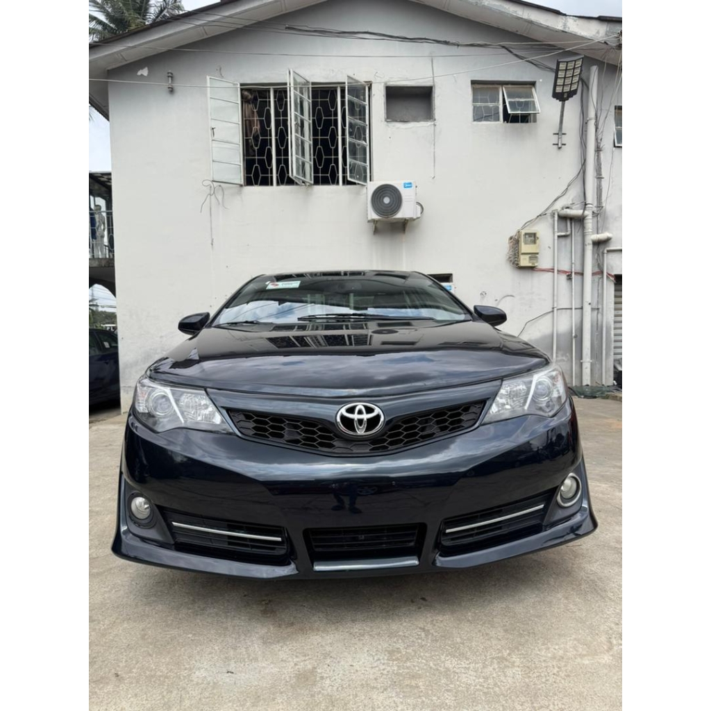TOYOTA CAMRY SE 2012