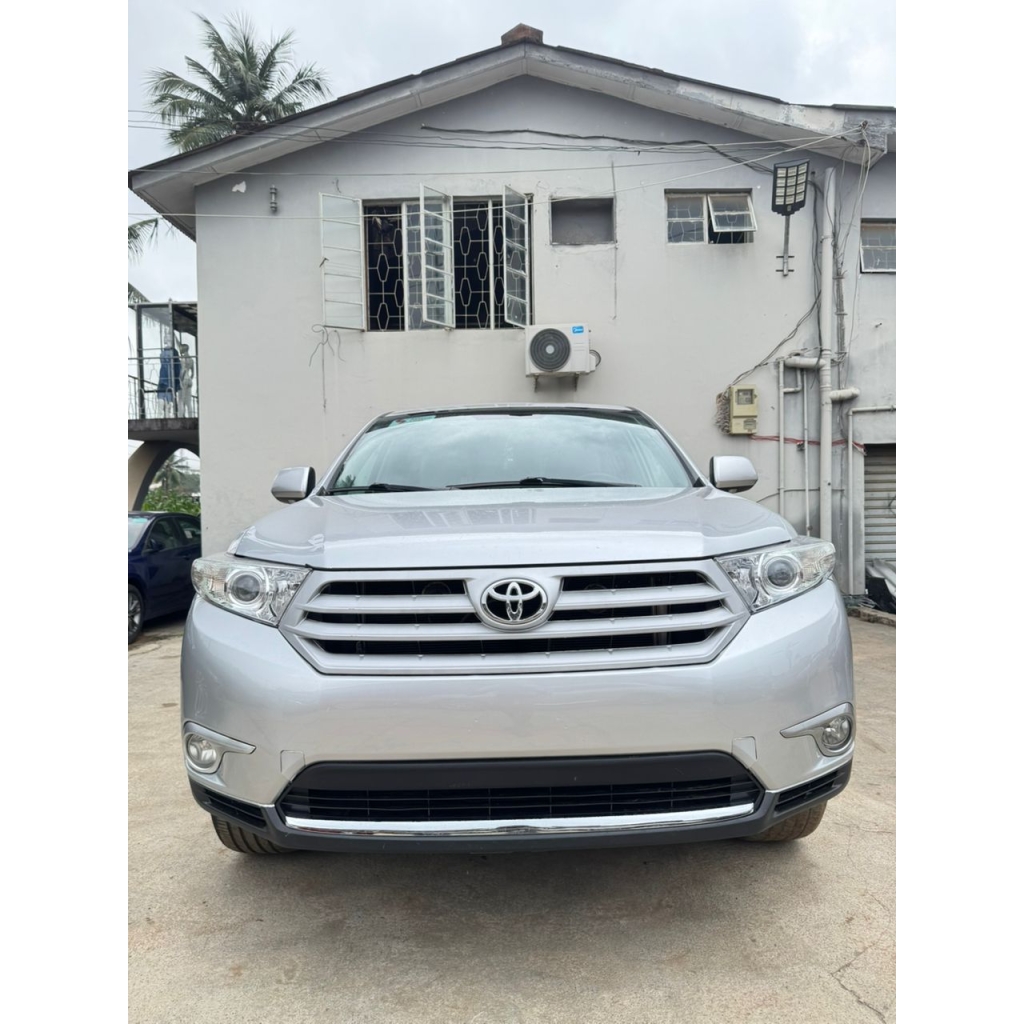 TOYOTA HIGHLANDER LIMITED 2013