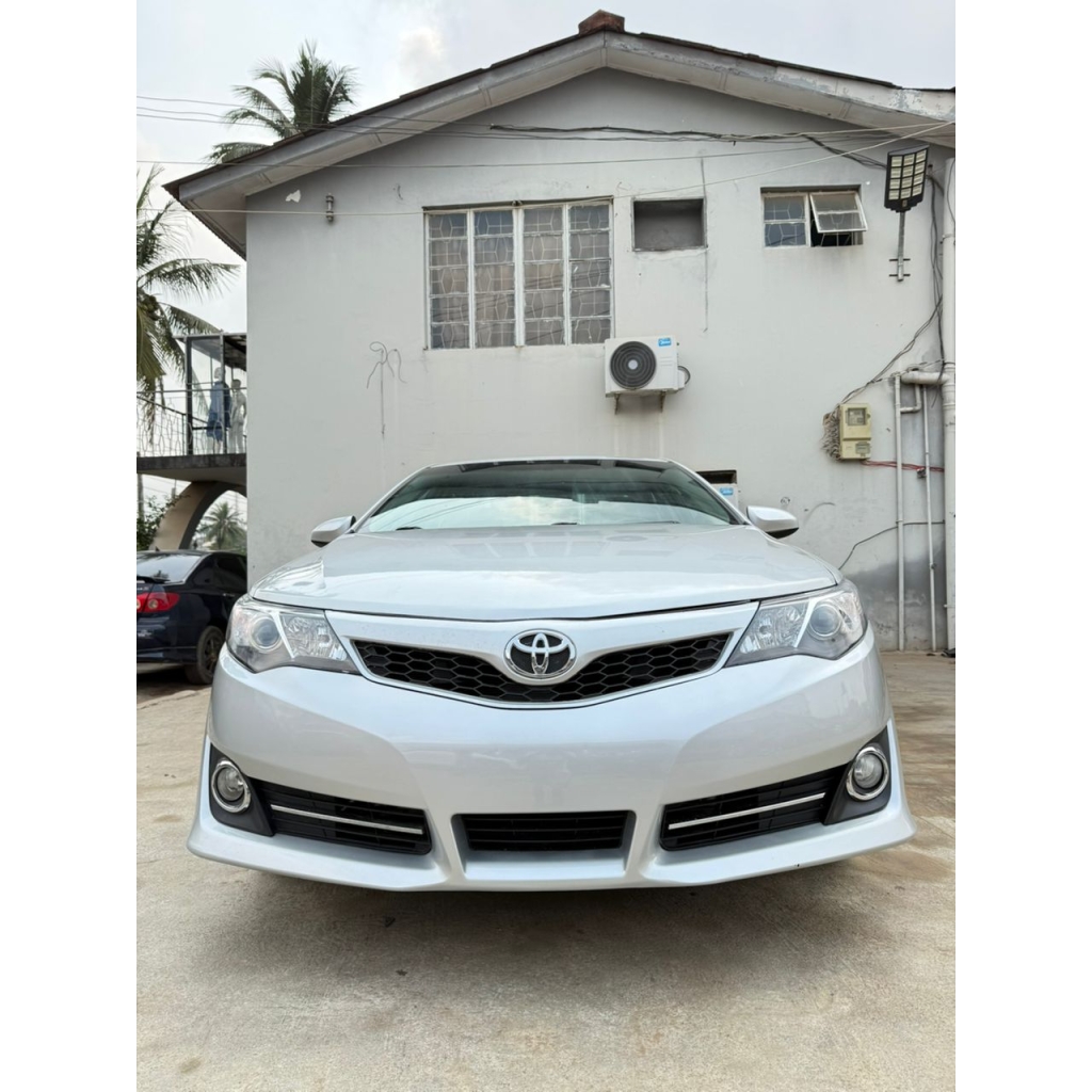 TOYOTA CAMRY SE 2012